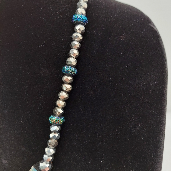 Glass bead necklace with abalone shell - Picture 5 of 6